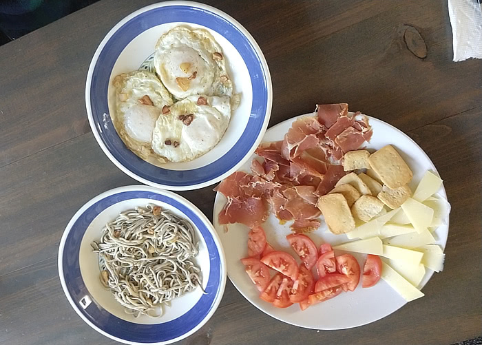 gulas, huevos, jamon